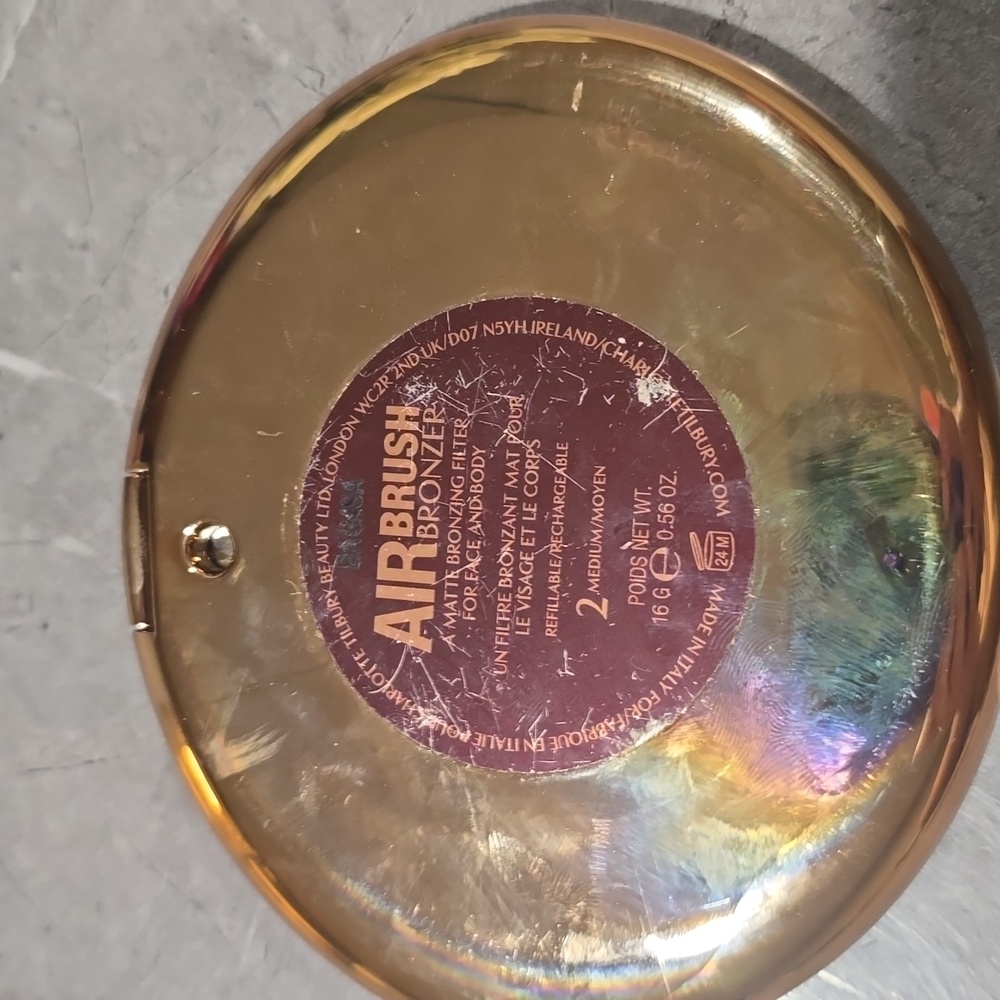 CHARLOTTE TILBURY AIRBRUSH FLAWLESS FINISH SETTING POWDER - Picture 3 of 4